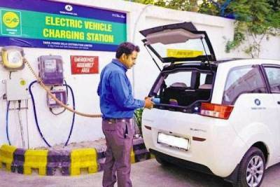 Индия планирует выделить 4,6 млрд долларов производителям аккумуляторов для стимулирования производства электромобилей