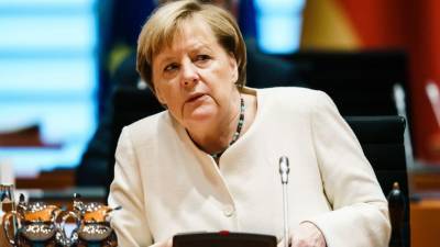 Меркель обеспокоена: «Скоро у нас будет 19 000 случаев инфицирования в день»