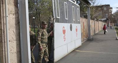Армия обороны Карабаха уточняет список погибших: один из военнослужащих жив, он ранен