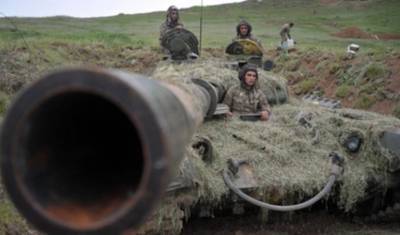 Курс турецкой лиры обрушился на фоне сообщений о войне в Карабахе