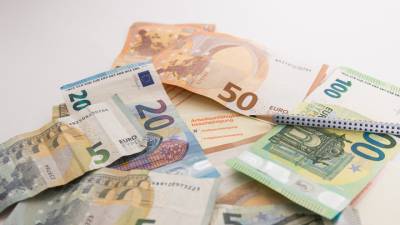 Евро достиг отметки в 92 рубля