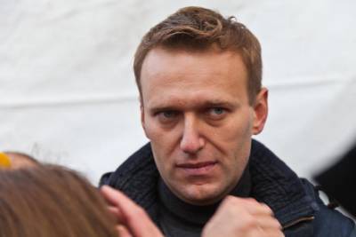 Меркель посещала Навального в больнице