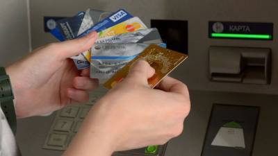 Кредитки могут исчезнуть? Банки боятся вала исков от клиентов по новому закону