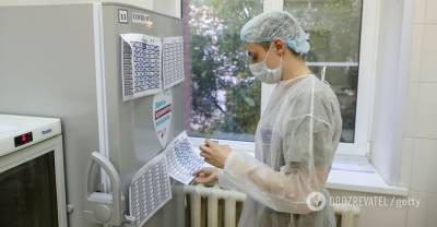 В Беларусь завезли российскую вакцину от COVID-19 для испытания на добровольцах
