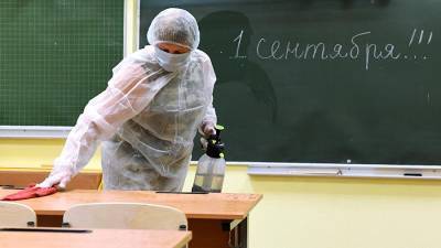 Минпросвещения пообещало не увольнять учителей за отказ прививаться от коронавируса