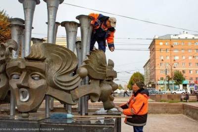 В Рязани начали готовить к зиме фонтаны