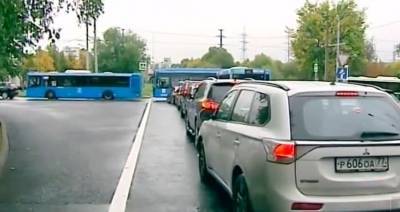 Москвичи пожаловались на новую разметку в районе Алтуфьевского шоссе