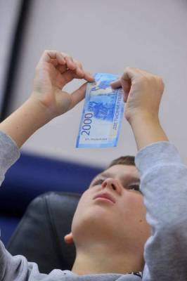 Экономисты заявили, что курс доллара к концу года вырастет до 100 рублей