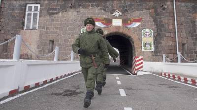 Посол Армении назвал базу РФ в Гюмри сдерживающим фактором агрессии в регионе