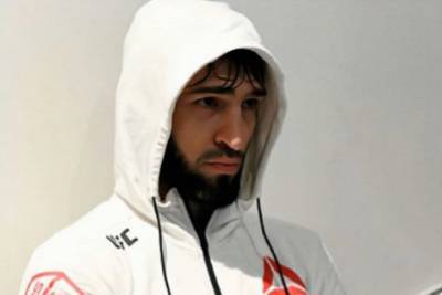 Тухугов проиграл Даводу на турнире UFC в Абу-Даби