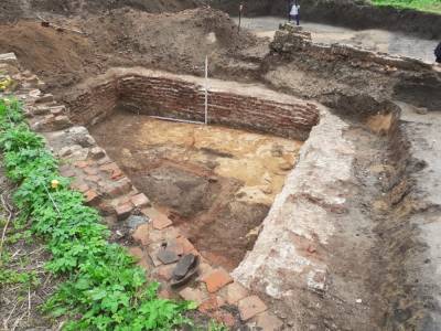 На раскопках в Твери археологи обнаружили старинный клад