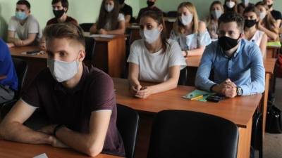 В Роспотребнадзоре назвали процент российских школьников с COVID-19