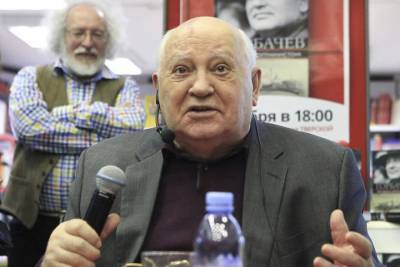 Горбачев обратился к будущему президенту США по поводу России