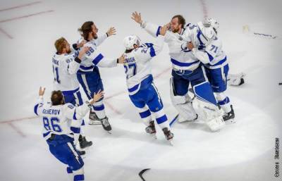 "Тампа-Бэй" во второй раз в истории выиграла Кубок Стэнли НХЛ