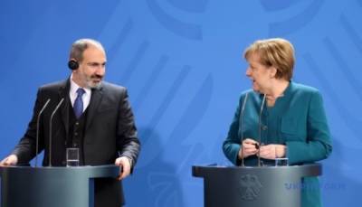 Пашинян призвал Меркель «обуздать» Турцию