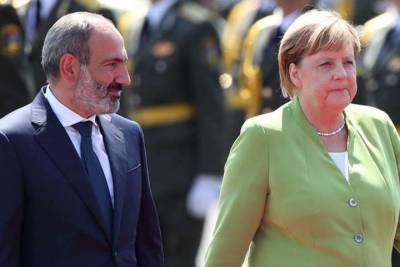 Премьер Армении попросил Меркель успокоить агрессию Турции