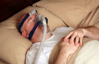 Ученые подтвердили связь между болезнью Альцгеймера и апноэ во сне