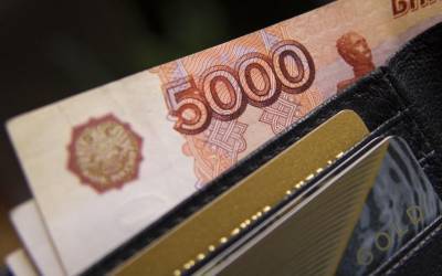 Минтруд России планирует повысить размер выплат на детей для малообеспеченных семей