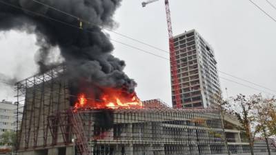 В Красносельском районе Петербурга загорелся ЖК "Аист"