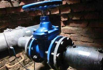 Надежное водоснабжение: «Леноблводоканал» поменял задвижки на водопроводных сетях в Приозерске