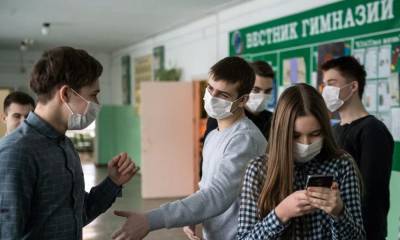 Мэр Москвы объявил двухнедельные каникулы в школах