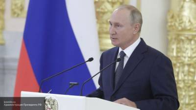 Путин заявил о намерении РФ дальше отстаивать правду о Второй мировой войне