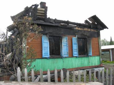 Кузбассовец сжёг дом с двумя женщинами и ребёнком внутри