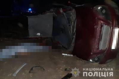 В Запорожье легковушка с подростком за рулем попала в ДТП, есть погибшие