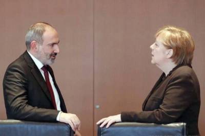 Пашинян попросил Меркель «обуздать агрессию» Турции