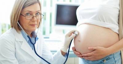 Семейным врачам доплатят за ведение беременных женщин