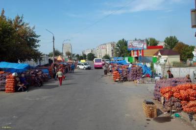Наведение порядка в торговле: в Лисичанске ликвидируют продавцов, торгующих не там и не тем