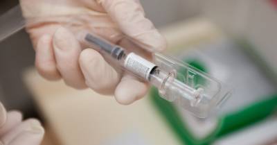 Пожилые люди, хронические больные, медики и соцработники получат бесплатную прививку от гриппа