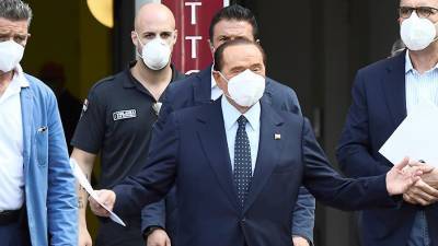 Путин пожелал Берлускони скорейшего восстановления после COVID-19