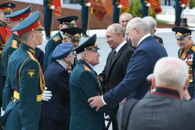 Путин упомянул Ржевский мемориал как один из символов прочных связей России и Беларуси