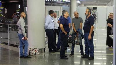 Армяне-добровольцы летят из Сочи в Ереван для участия в конфликте в Нагорном Карабахе