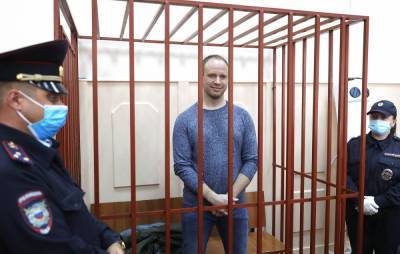 Адвокат сообщил, что иркутский депутат Левченко отказался от дачи показаний