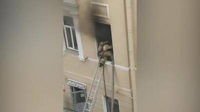 Из горящего дома на проспекта Стачек эвакуировали 7 человек