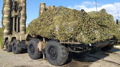 Баку пригрозил уничтожить направляющиеся в Карабах армянские С-300