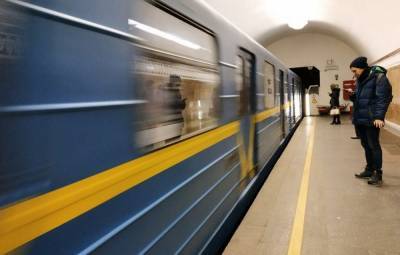 Гибель зацепера в киевском метро полиция расследует как самоубийство