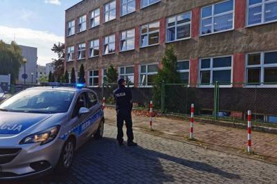 В Польше школьница с ножом напала на других учениц, пострадавших госпитализировали
