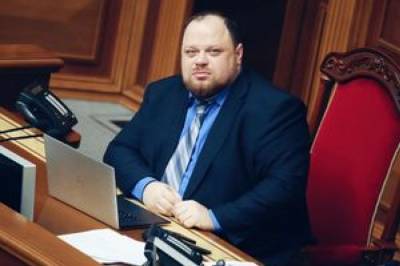 Стефанчук попросил Авакова начать штрафовать депутатов за явку в Раду без масок