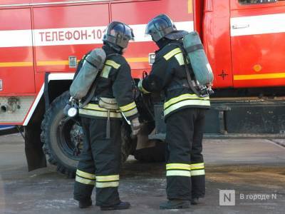Крупный пожар вспыхнул на складе поролона в Семенове