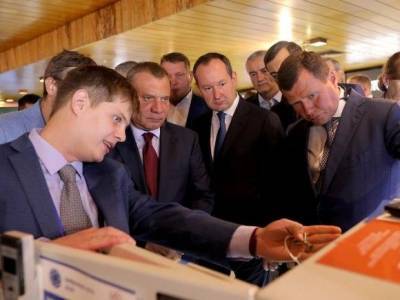 Вице-премьер Борисов отметил взаимодействие «Россетей» и радиоэлектронного комплекса