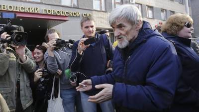 Глава карельского «Мемориала» Дмитриев получил 13 лет колонии по делу о педофилии