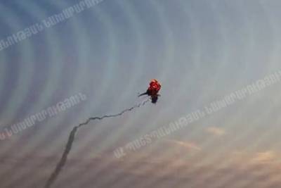 Минобороны Армении показало видео уничтожения азербайджанского вертолета