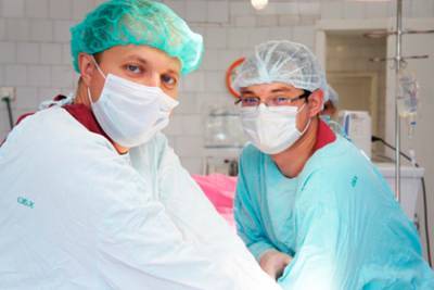 Сосудистые хирурги Екатеринбурга провели операцию по новой технологии