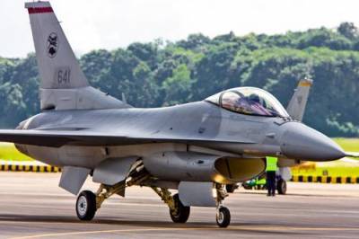 Болгария планирует закупить для своих ВВС американские самолеты F-16 и укрепить свое союзничество с США