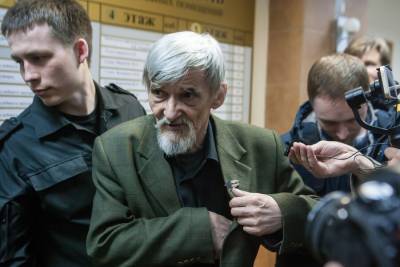 Суд увеличил срок наказания историку Юрию Дмитриеву