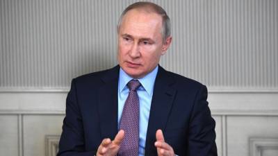 Путин призвал вводить необременительные меры против коронавируса