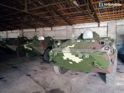 Киевский бронетанковый завод закончил капремонт девяти БТР-80 (ФОТО)